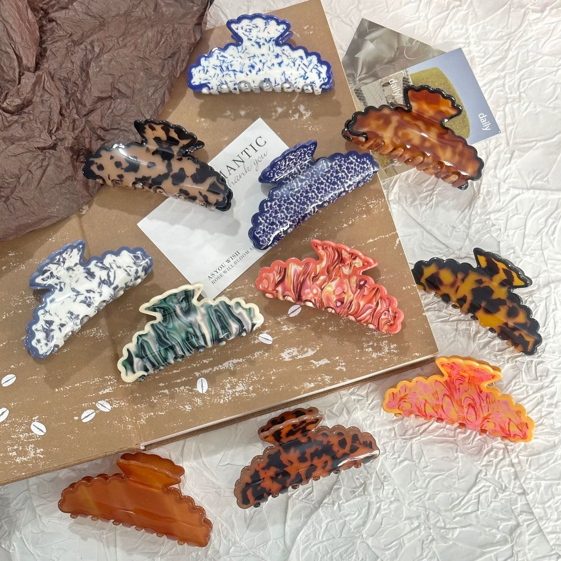 NEW Blue and White Porcelain Colour Hair Claw Wave Edge Classic Style Acrylic Hair Claw Clips Hair Accessories for Women Girls