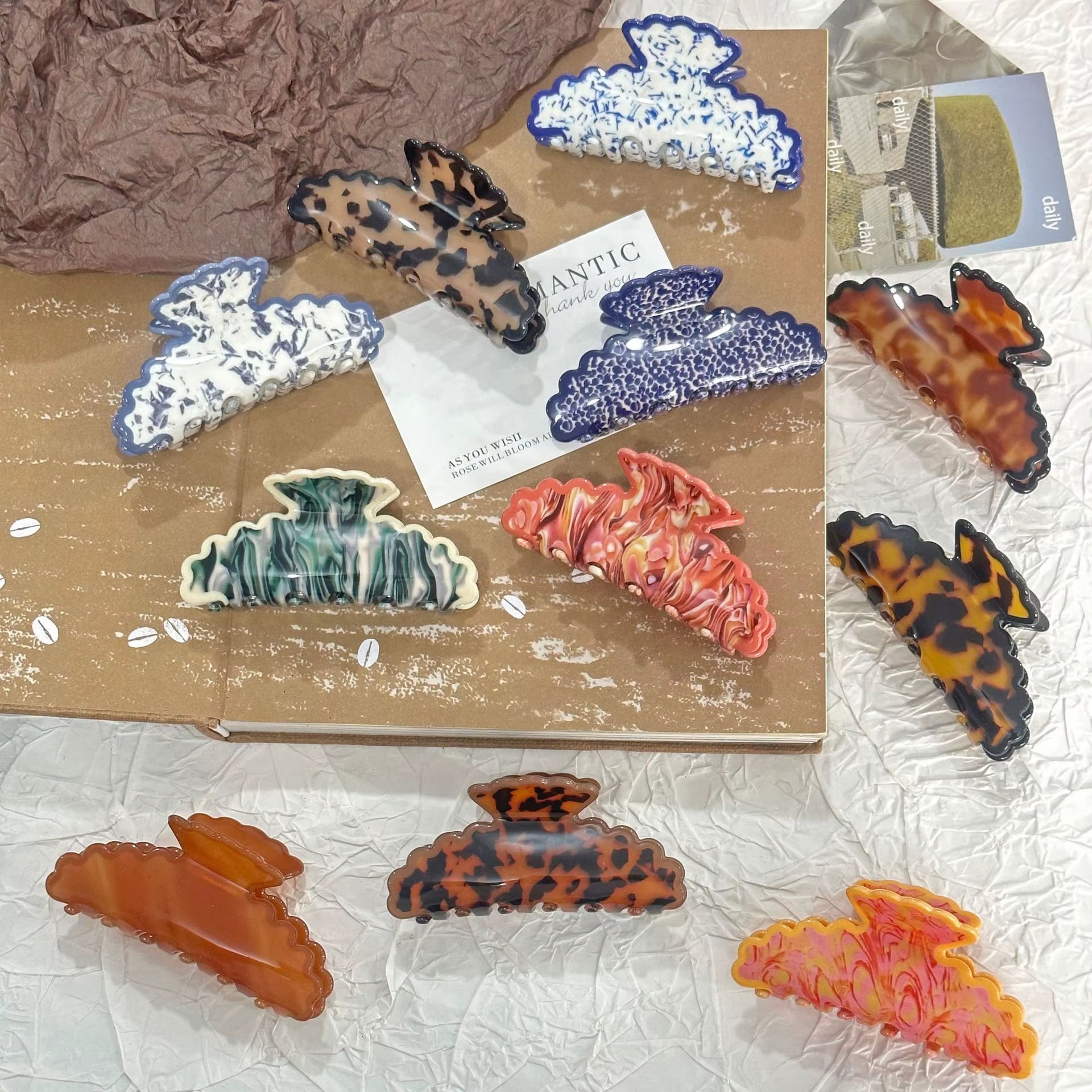 NEW Blue and White Porcelain Colour Hair Claw Wave Edge Classic Style Acrylic Hair Claw Clips Hair Accessories for Women Girls